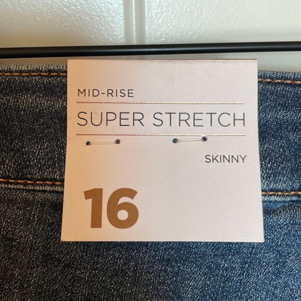 Lane Bryant Distressed High Low Ankle Skinny Jeans- NWT - Picture 10 of 11